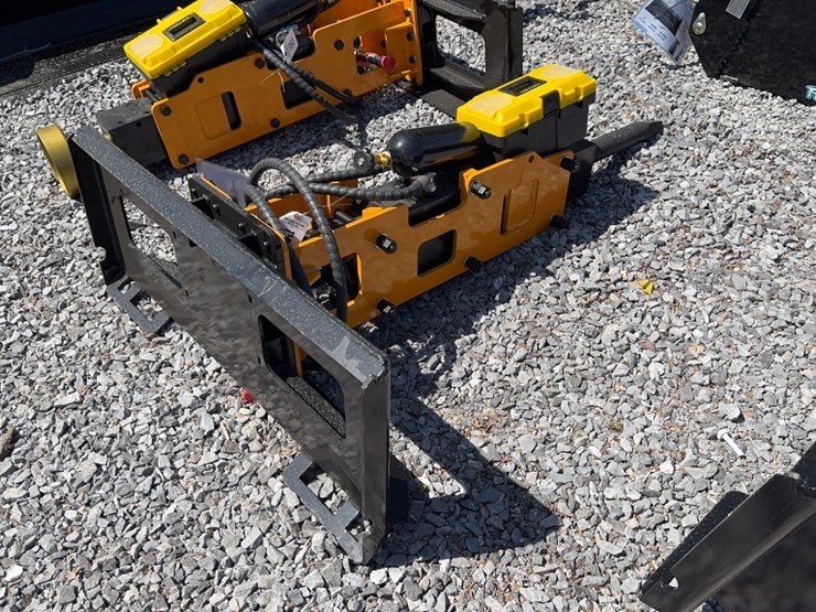 #6062-•-future-skid-steer-hyd-breaker-image-4
