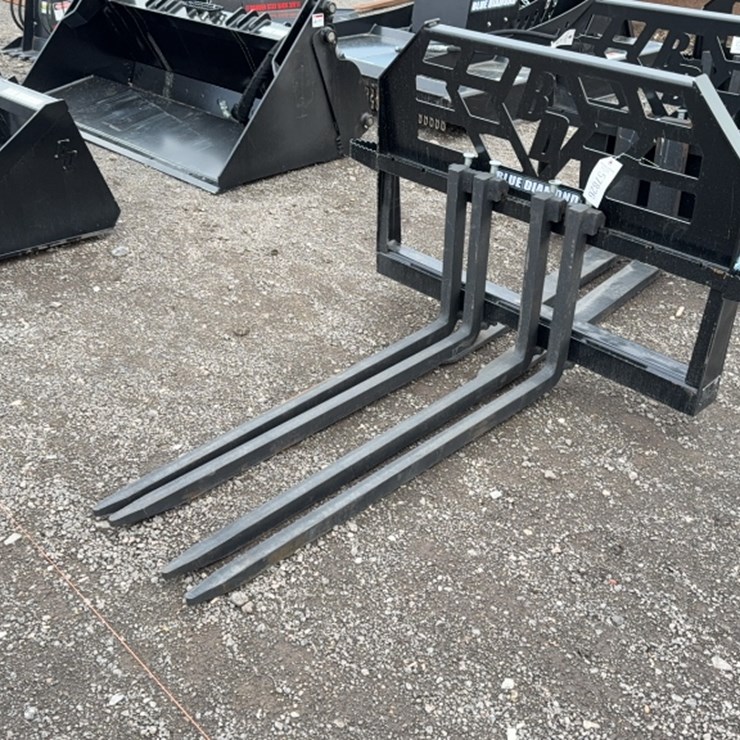 #2019 • BLUE DIAMOND 48" SKID STEER BLOCK PALLET FORKS