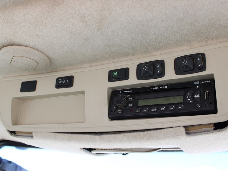 2012-john-deere-8270r-image-29