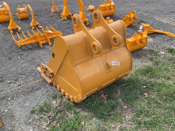 caterpillar-320-image-3