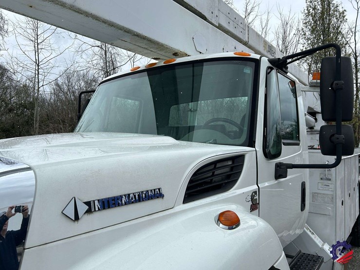 2009-international-7400-image-21
