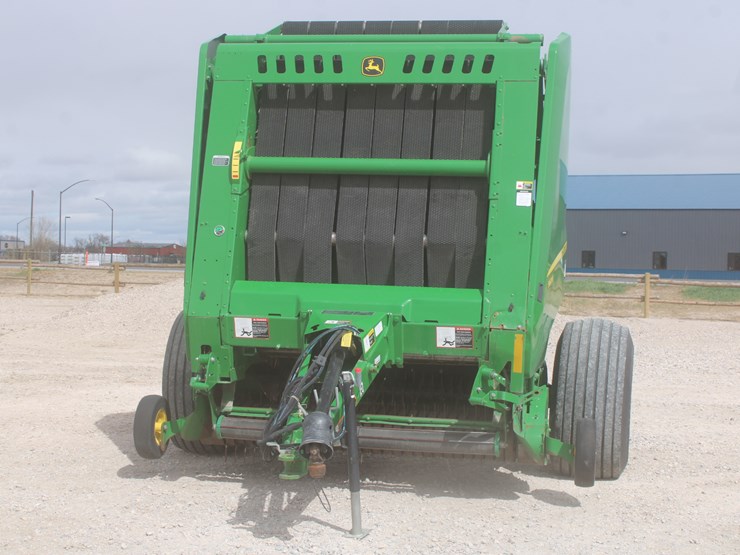 john-deere-560m-image-1