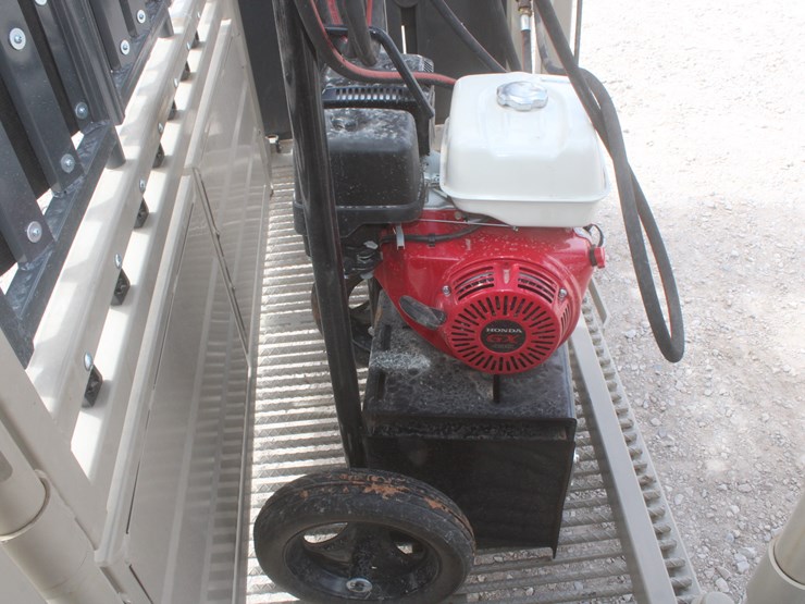 #1083-•-new-circle-t-portable-complete-cattle-processing-system-image-63