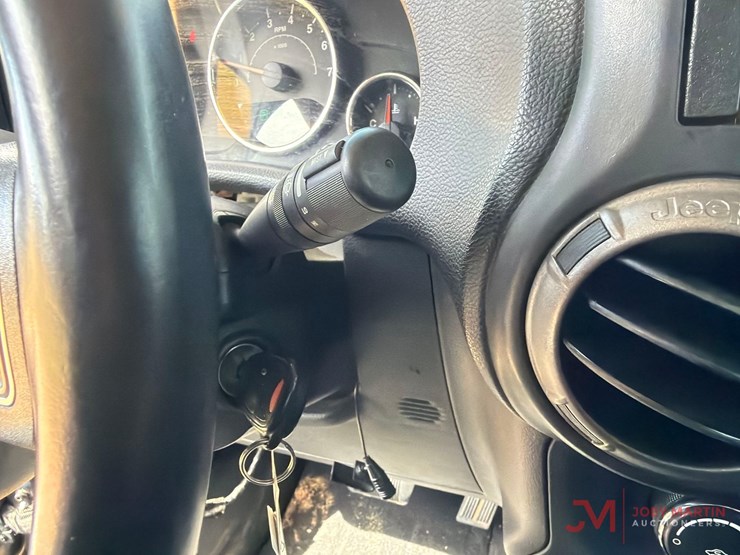 2014-jeep-wrangler-image-19