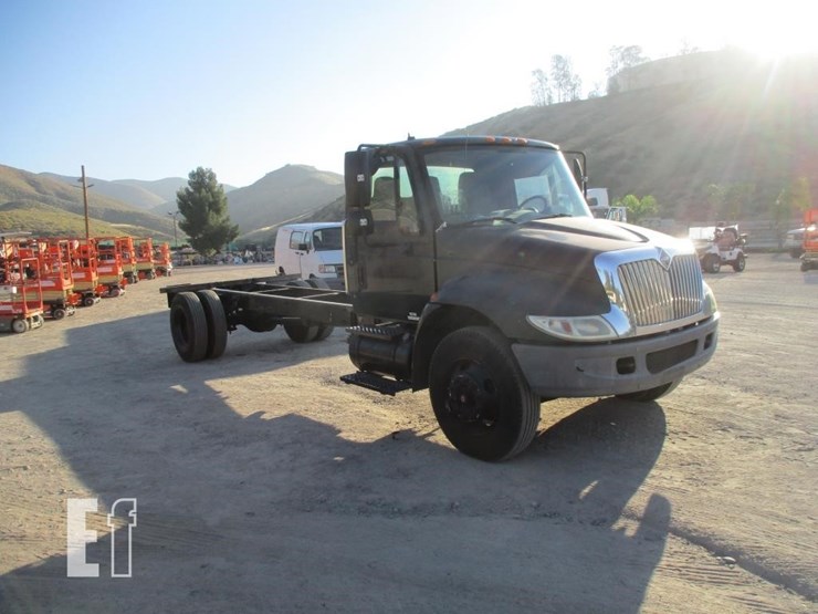 2002-international-durastar-4300-image-2