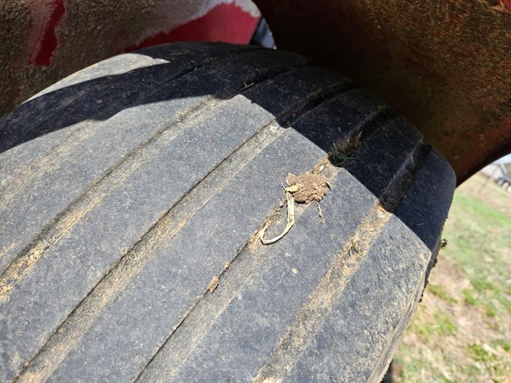 new-holland-355-image-45