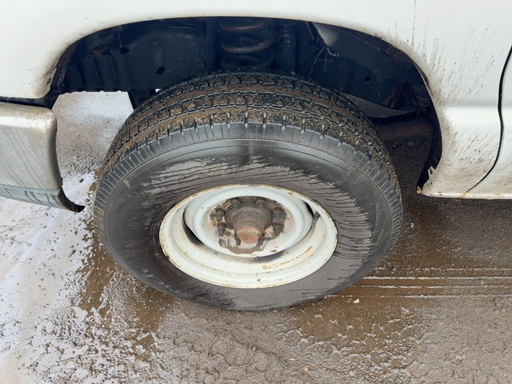 2011-ford-e350-image-11