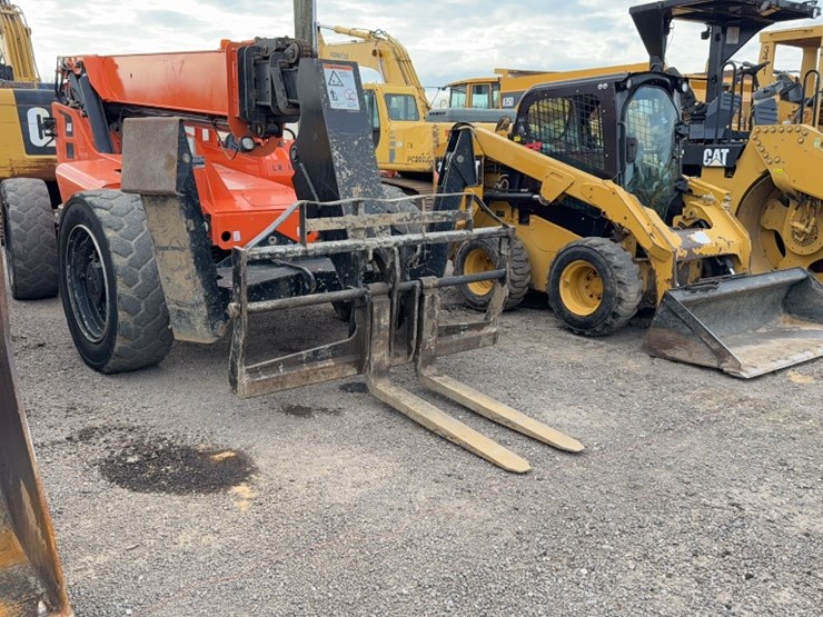 2016-sky-trak-10054-image-3