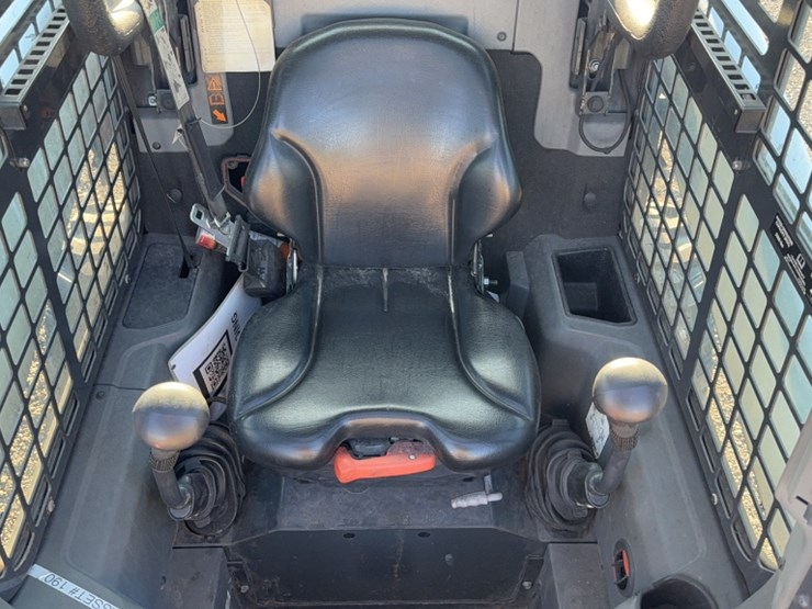 2021-bobcat-s64-image-12