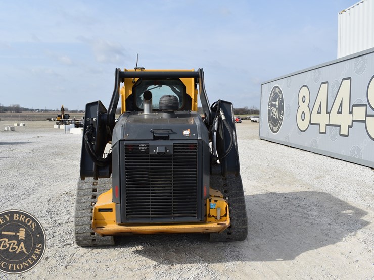 2021-deere-333g-image-4