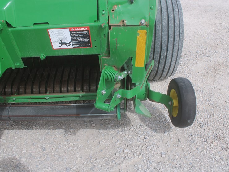 john-deere-560m-image-37