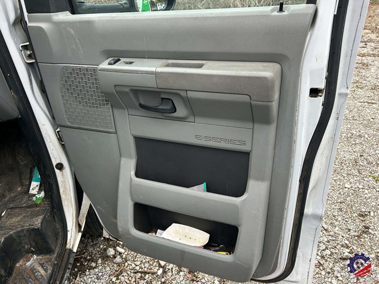 2017-ford-e450-image-46