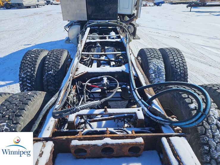 2014-western-star-4700-image-50