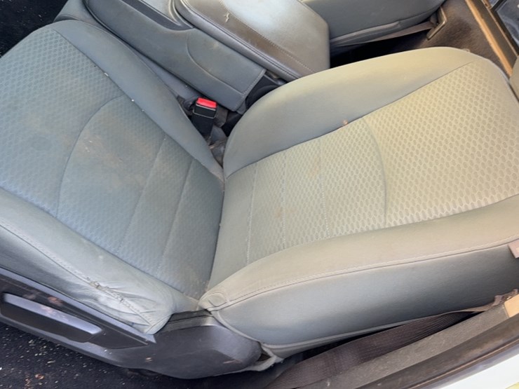 2014-dodge-1500-image-15