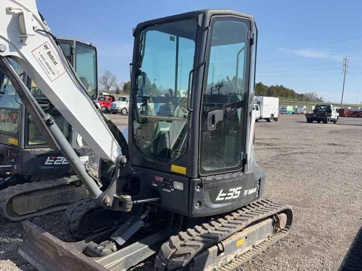 2019-bobcat-e35-image-14