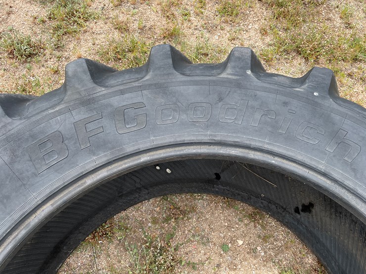 #4089-•-bf-goodrich-tractor-tire-image-3