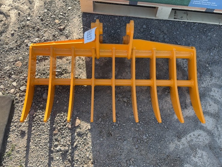 caterpillar-303-image-1