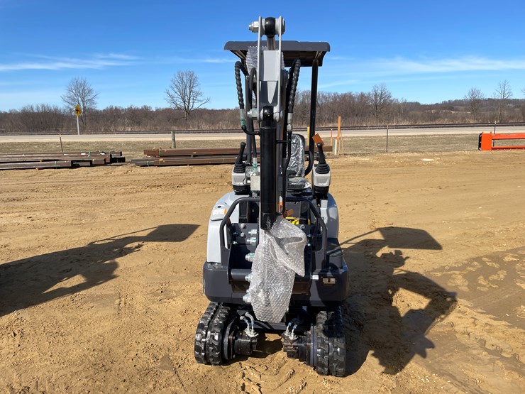 #1033-•-new-ats-me18-mini-excavator-image-2