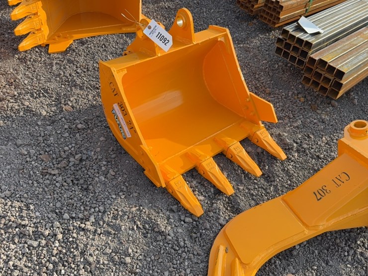 caterpillar-303-image-1