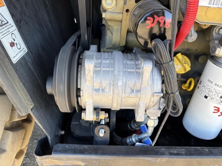 2017-jlg-g5-18a-image-39