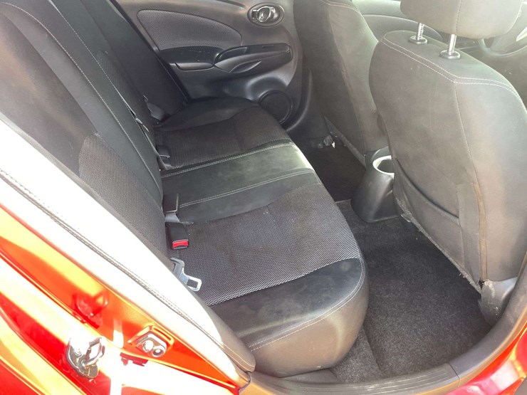 2019-nissan-versa-sv-4-door-sedan-(114,431-miles)-image-15