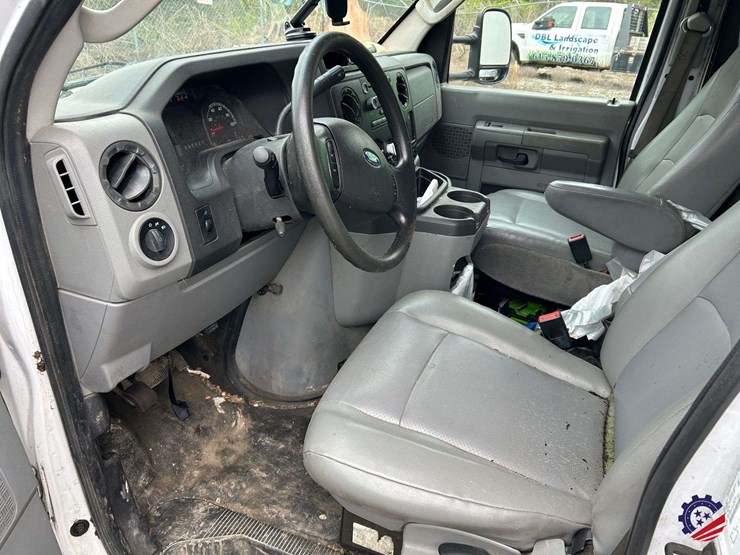 2017-ford-e450-image-58