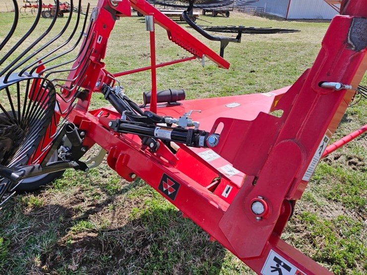 massey-ferguson-12-image-19