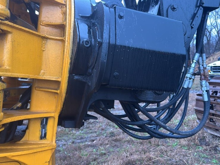 2010-tigercat-lx822c-image-24