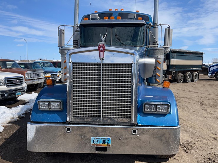 2004-kenworth-w900-image-7