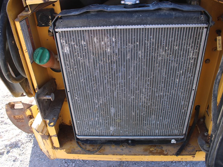 new-holland-ls190-image-30