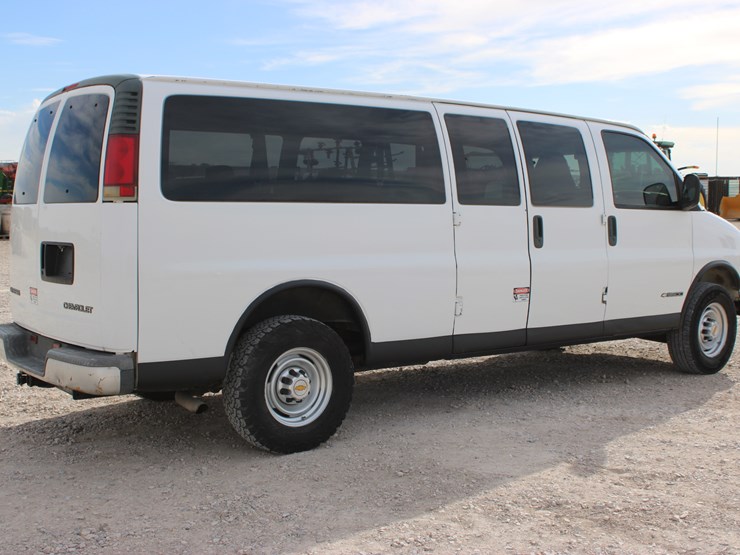 2001-chevrolet-express-3500-image-7