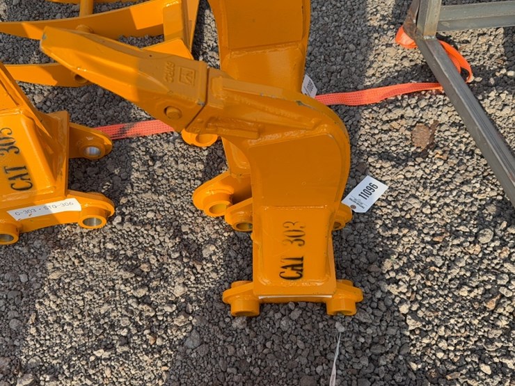 caterpillar-303-image-1