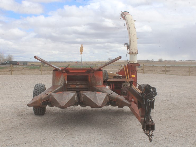 international-830-image-3