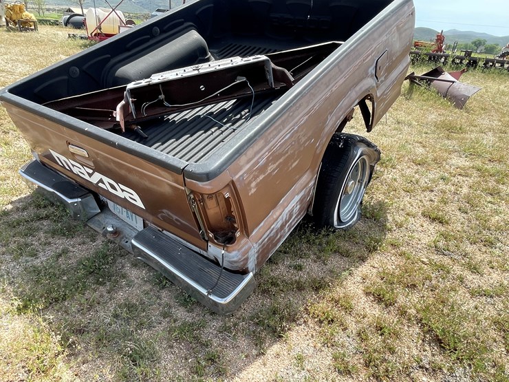 #4049-•-mazda-truck-box-with-rear-axle-image-1