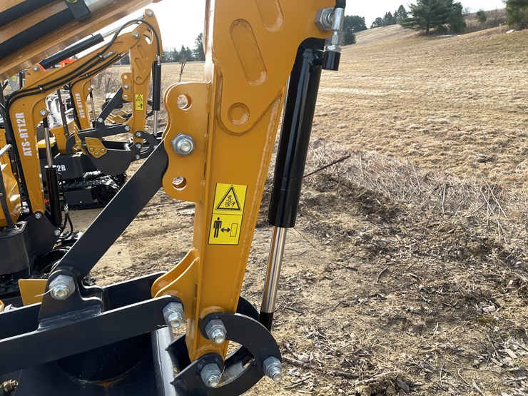 #1040-•-new-ats-rt12r-mini-excavator-image-24