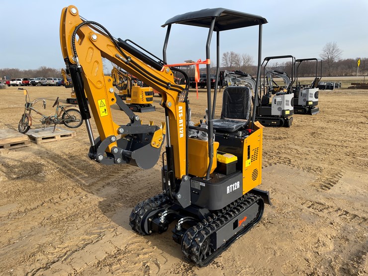 #1039-•-new-ats-rt12r-mini-excavator-image-1