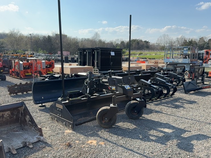 #2068-•-cat-bb124-96"-skid-steer-6-way-grader-blade-image-1