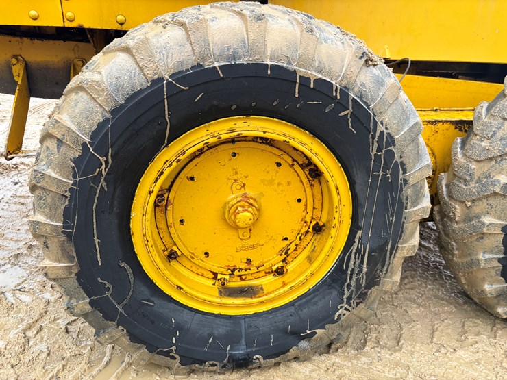 caterpillar-12-image-70