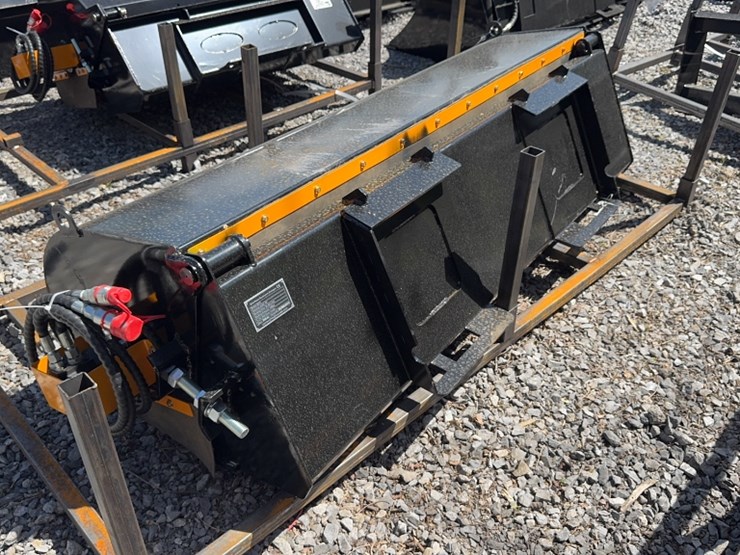 #6078-•-future-72"-sweeper-image-2