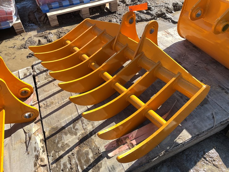 caterpillar-305-image-1