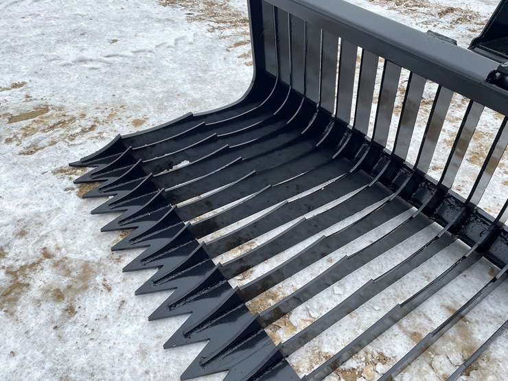 #2046-•-skid-steer-mount-72"-fine-tooth-skeleton-bucket-image-9