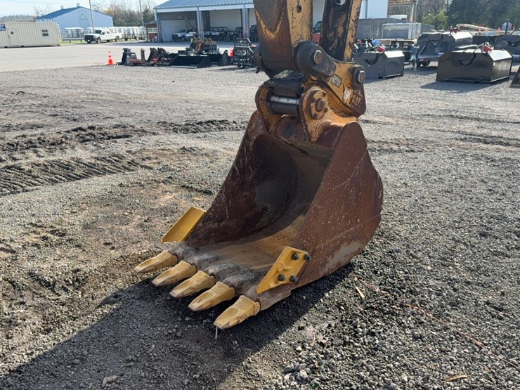 caterpillar-318fl-image-5