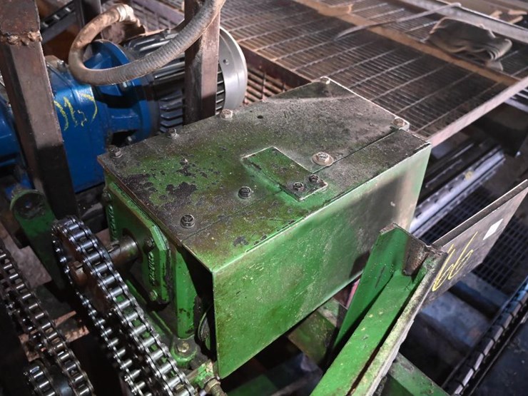 #166-•-roll-case-image-11