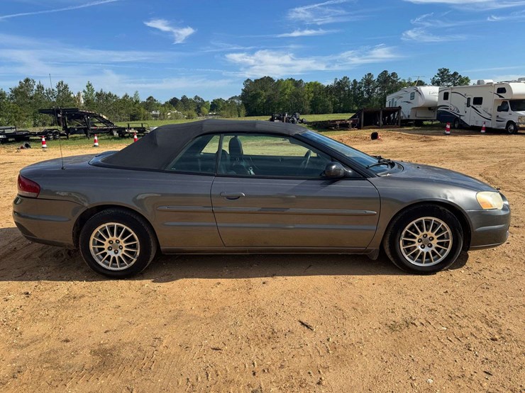 2005-chrysler-sebring-touring-convertible-coupe---87,039-miles-image-7