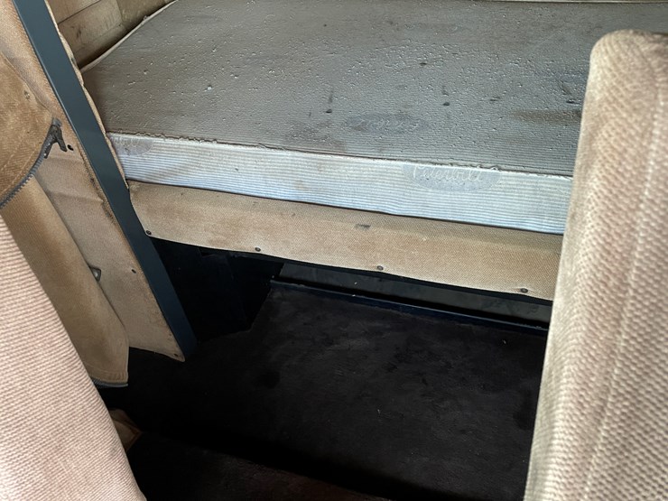 1998-peterbilt-378-image-74