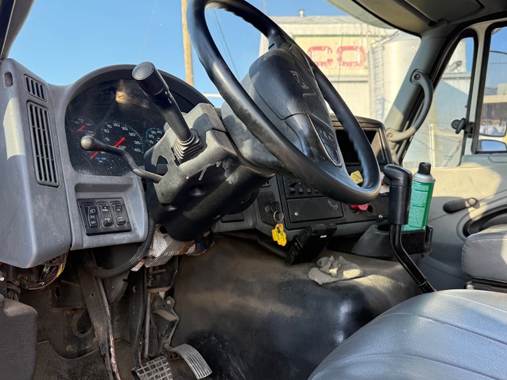 2005-case-ih-8600-image-9