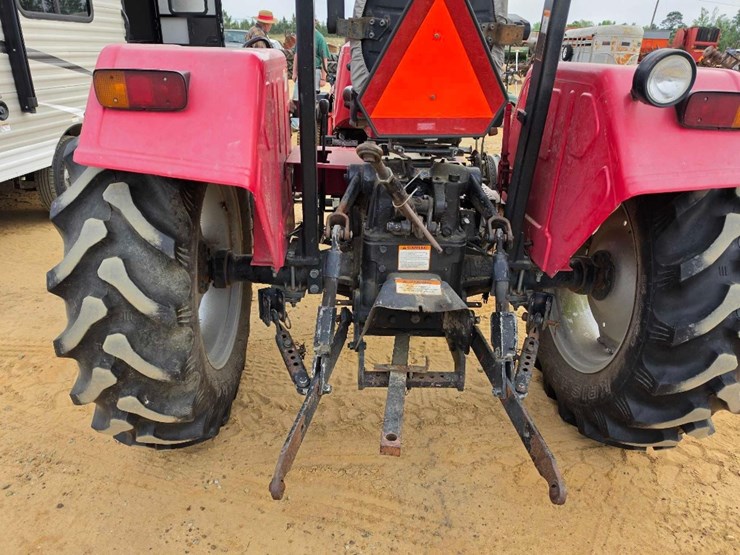 2013-mahindra-4525-image-3