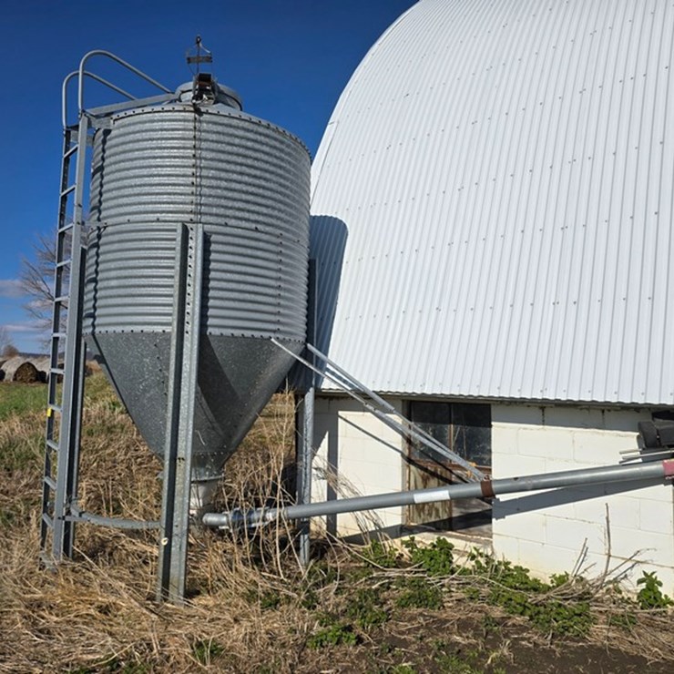 #570 • 2T Bulk Bin w/ Auger