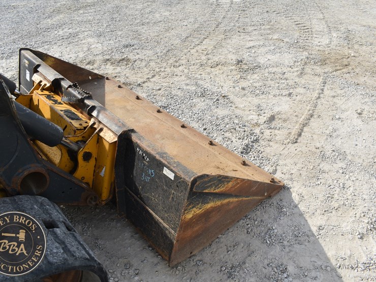 2021-deere-333g-image-13