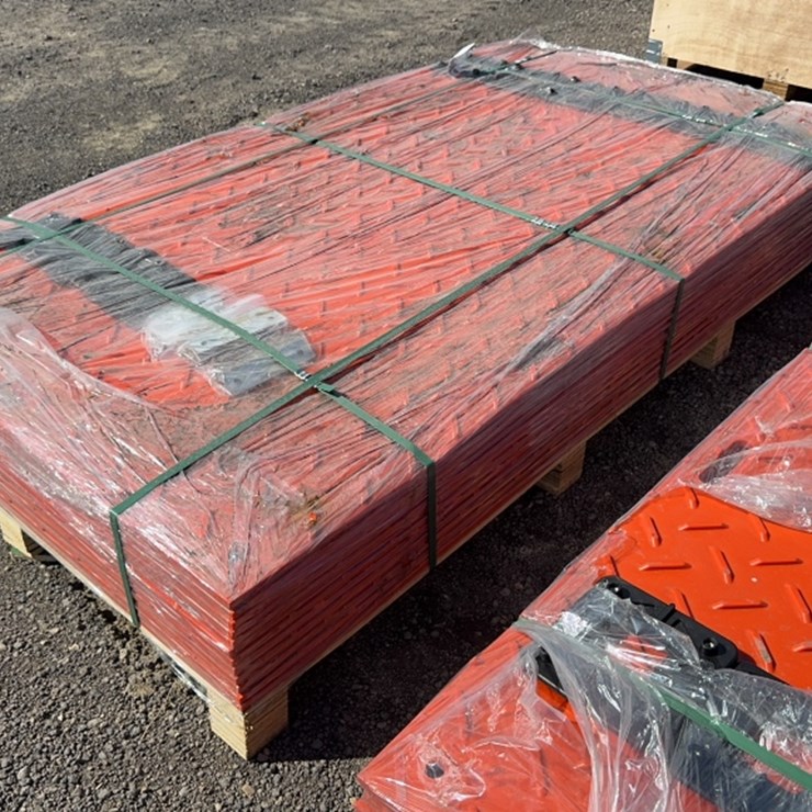 #1050 • QTY (12) 4' X 7' GROUND PROTECTION MATS